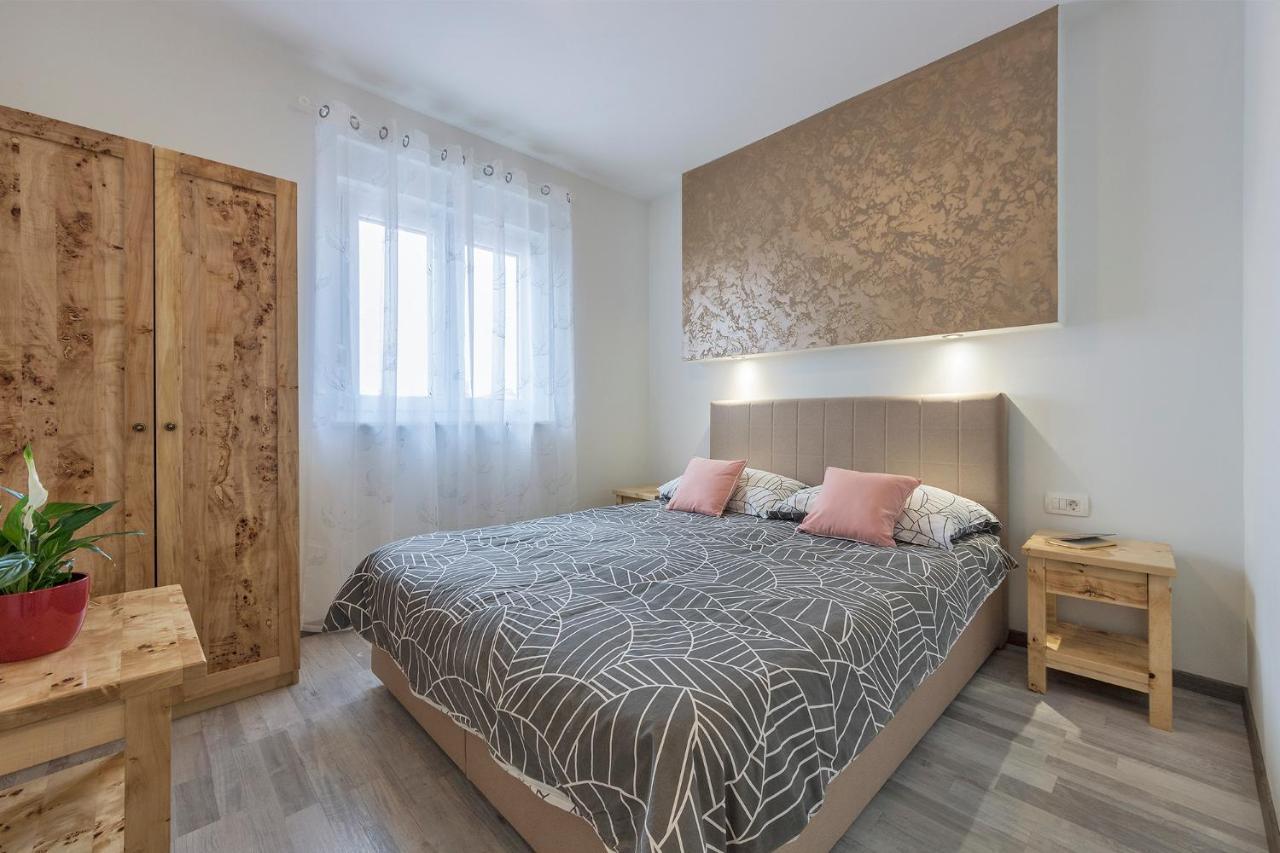 2 Bedroom Apartment Peroj Fazana Luaran gambar