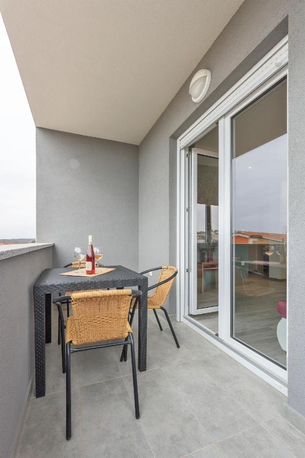 2 Bedroom Apartment Peroj Fazana Luaran gambar