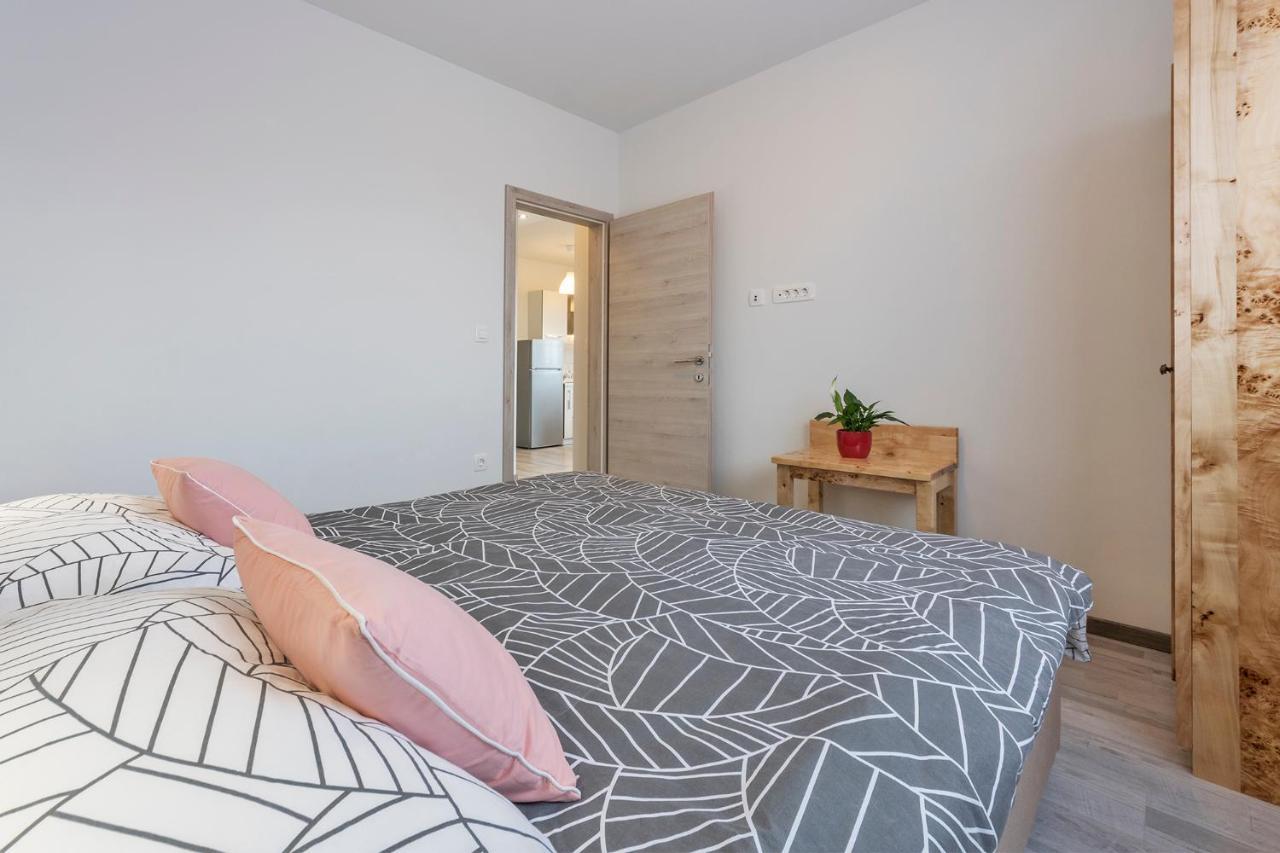 2 Bedroom Apartment Peroj Fazana Luaran gambar